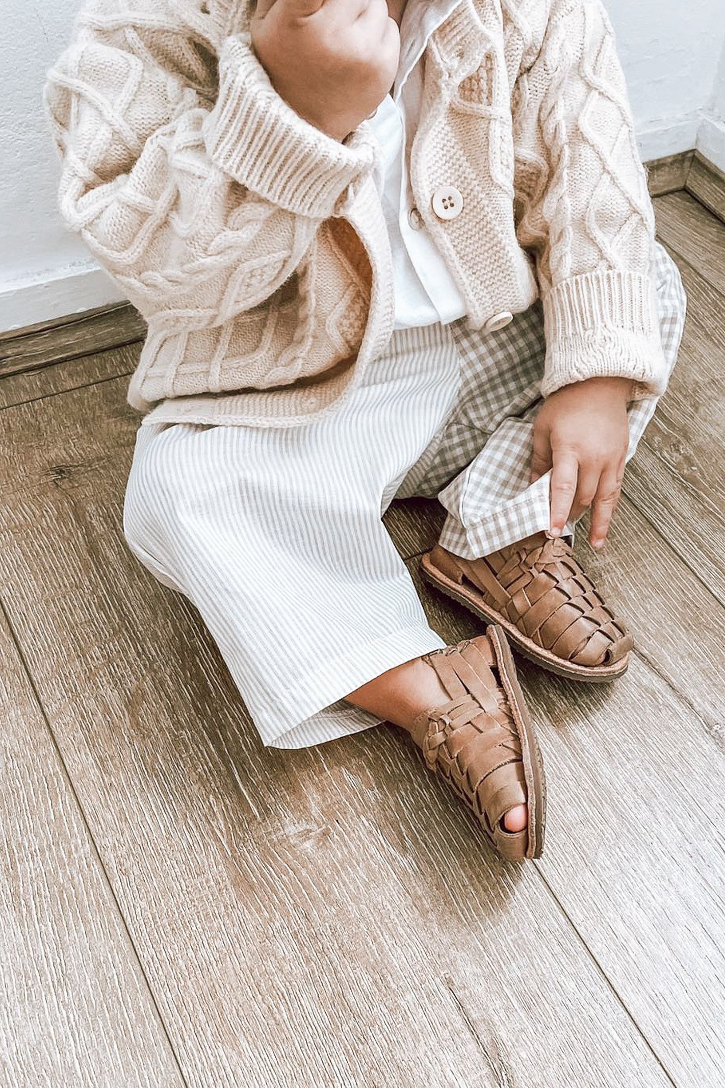 beige knit cardigan 